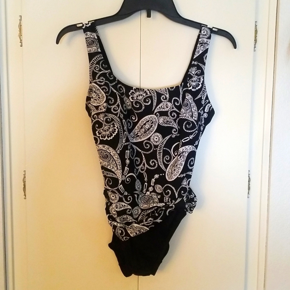 BADINGSUIT SIZE 10
